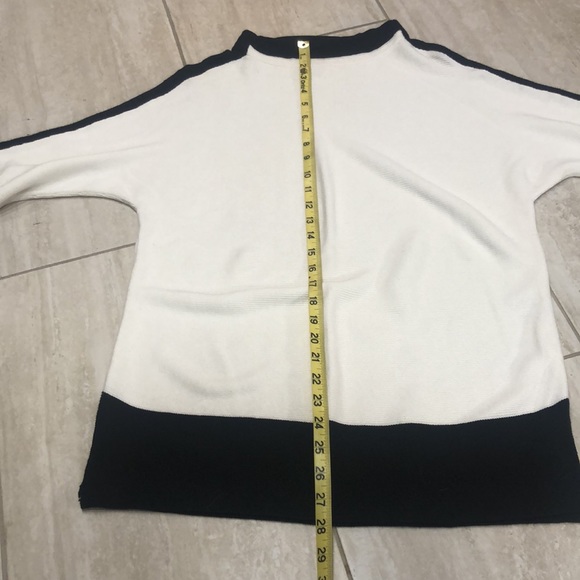 Chico’s Zenergy Sweater - Picture 4 of 9